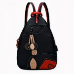 Difficile de ne pas craquer pour ce joli sac à dos noir et rouge style rétro en nylon. Soigné et élégant, c’est le sac à porter pour sortir avec style et charme au quotidien. Ce sac à dos élégant va rendre vos déplacements plus agréables.