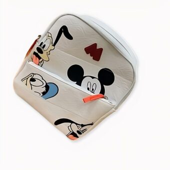 Mini sac à dos Mickey Mouse pour enfant blanc avec un fond un bureau