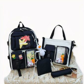 Craquez pour cet ensemble cinq pièces de sac à dos en Oxford souple moderne ! Disponible en quatre coloris, ces sacs seront idéaux pour vos ballades en villes, travail ou voyage. Ses nombreuses poches vous permettront de transporter facilement toutes vos affaires tout en gardant les mains libres et l’esprit léger. Il ne vous reste plus qu’à profiter !