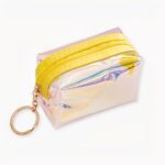 Vous cherchez un petit portefeuille, mignon et élégant qui ne vous ruine pas ? Découvrez ce petit porte monnaie couleur holographique ! Cette petite beauté est fabriquée en PU de qualité et se décline dans une variété de couleurs holographiques qui ne manqueront pas d'attirer votre attention.