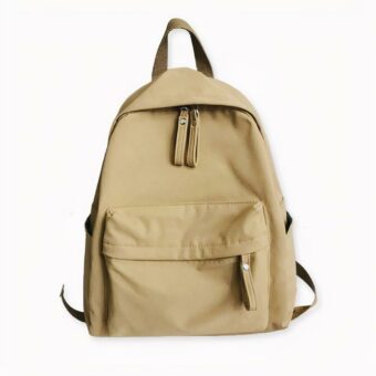 Voici un magnifique sac à dos en toile pour femme ! Ce sac à dos élégant est parfait pour transporter tous vos objets essentiels, que vous alliez à l'école, au travail ou en voyage. Son design élégant et ses couleurs unies s'accorderont avec toutes les tenues, tandis que son intérieur spacieux et sa construction durable en feront votre sac à dos préféré pour les années à venir.