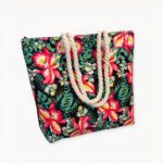 Envie d'un sac à la fois stylé et pratique pour aller à la plage cet été ? Ne loupez pas notre superbe sac cabas de plage avec motifs à fleurs pour femme ! Avec son design coloré et estival, il ajoute une touche élégante à votre style et s'adapte facilement à tous styles vestimentaires.