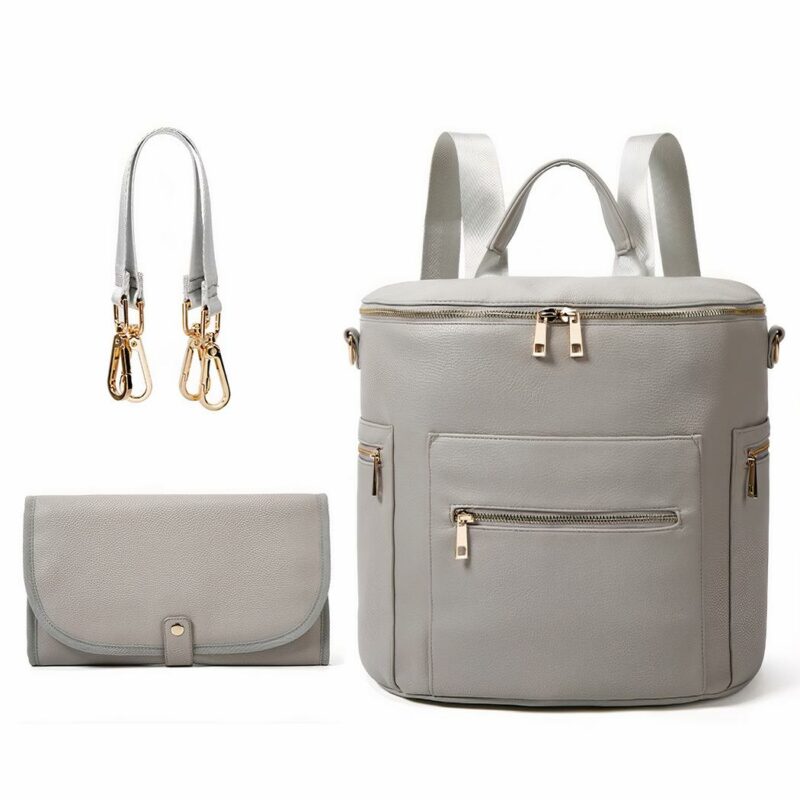 Sac de rangement pour poussette en simili cuir gris avec un fond blanc
