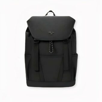 Si vous êtes à la recherche d'un sac à dos qui gardera vos affaires en sécurité et au sec, tout en étant confortable à porter, alors vous voudrez jeter un coup d'œil à notre sac à dos ergonomique étanche grande capacité noir. Ce sac à dos est fabriqué à partir de matériaux durables et résistants à l'eau, et présente un design confortable et ergonomique qui le rend facile à transporter. Il a également une grande capacité, ce qui vous permet d'emporter facilement tous les éléments essentiels pour une journée ou un voyage plus long. De plus, la couleur noire est élégante et stylée. Que vous soyez sur les sentiers ou dans la rue, notre sac à dos ergonomique et étanche est le choix idéal pour transporter vos affaires.