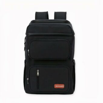Le Sac Isotherme de Pique-Nique Grande Capacité est l'accessoire indispensable pour tous vos déplacements. Il est conçu pour garder vos aliments et boissons au frais pendant des heures, ce qui en fait le compagnon idéal pour les pique-niques, les sorties en camping ou les randonnées. Le sac isotherme est fabriqué à partir d'un matériau robuste et durable, avec une double couche de mousse isolante pour maintenir la température de vos aliments et boissons. La grande capacité du sac permet de transporter jusqu'à 16 litres de nourriture et de boisson, ce qui en fait un excellent choix pour les familles et les groupes. Il est également doté d'une poignée ergonomique et d'une sangle réglable pour faciliter le transport. Le sac isotherme est livré avec un compartiment intérieur amovible pour plus de commodité et de rangement. Vous n'aurez plus à vous soucier de vos aliments et boissons pendant vos voyages grâce à ce sac isotherme de pique-nique grande capacité.
