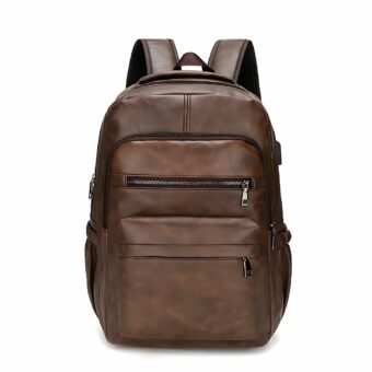 Sac à dos pour homme en cuir avec chargement USB marron foncé glacé vu de face sur fond blanc