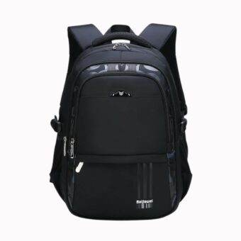 Sac à dos noir pour enfant, avec plusieurs compartiments zippés, vu de face, sur fond neutre.