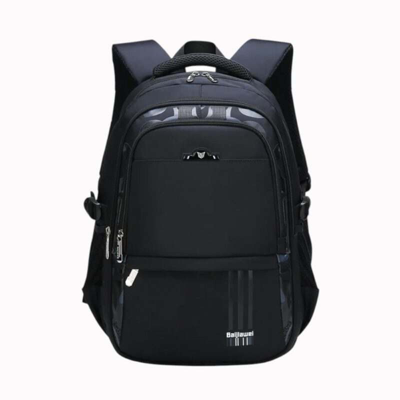 Sac à dos noir pour enfant, avec plusieurs compartiments zippés, vu de face, sur fond neutre.