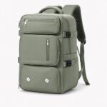 Découvrez le compagnon de voyage idéal pour vos prochains déplacements en avion. Le sac à dos voyage homme compartiment chaussures et ordinateur vous accompagne en cabine avec les chaussures soigneusement isolées et l'ordinateur à portée de main à tout moment, compact et toujours parfaitement prêt au départ.